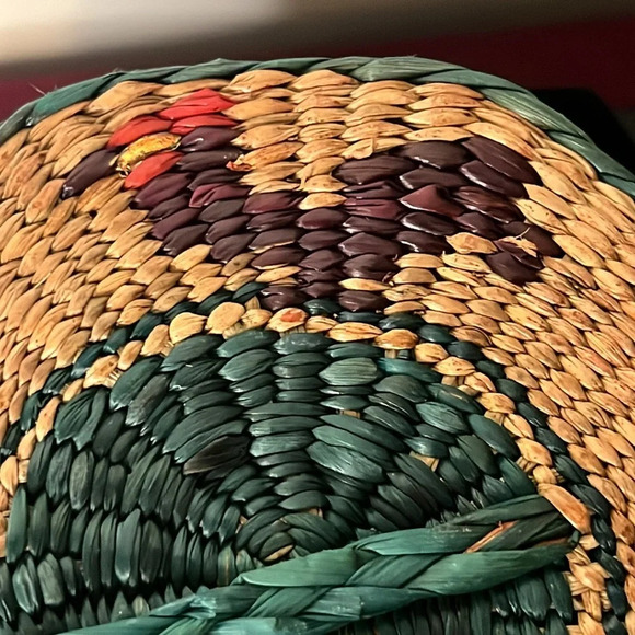 Vintage Handwoven Straw Multicolor Nootka Inspired Style Small Basket with Lid - Picture 9 of 10